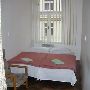 hostel-bell.praguehotelsweb.com/